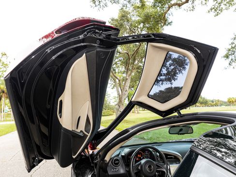 Used 2018 McLaren 720S Luxury RWD image 34