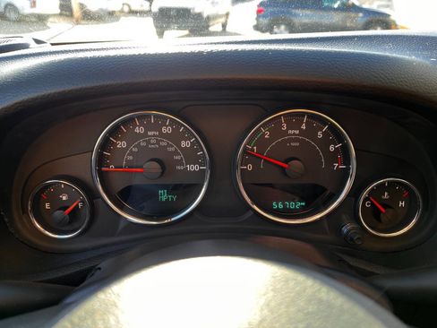 Used 2018 Jeep Wrangler Unlimited Sport w/ Connectivity Group image 11