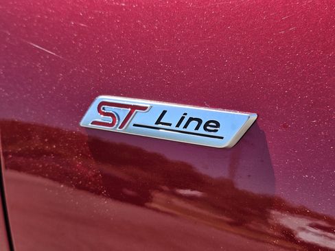 Used 2025 Ford Escape ST-Line w/ Tech Pack #1 FWD image 7