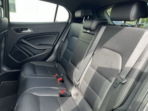 Used 2019 Mercedes-Benz GLA 250 4MATIC image 33