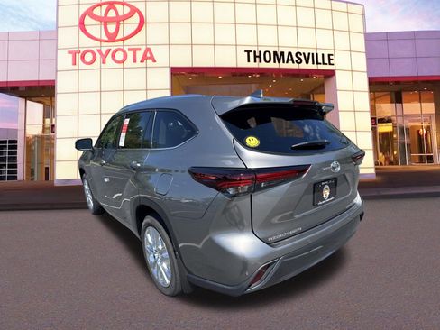 New 2026 Toyota Highlander Limited AWD/4WD image 7
