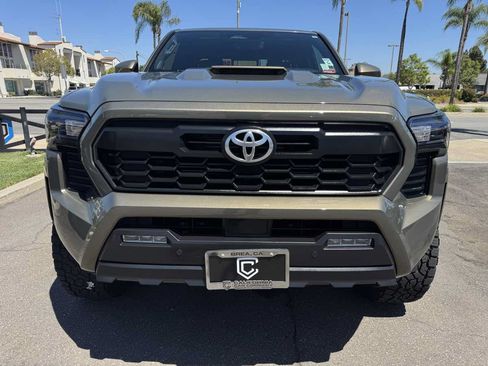 Used 2024 Toyota Tacoma TRD Sport w/ TRD Sport Upgrade Package AWD/4WD image 12