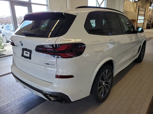 New 2026 BMW X5 xDrive40i w/ M Sport Package AWD/4WD image 7