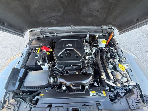 Used 2022 Jeep Wrangler Unlimited Sahara image 20