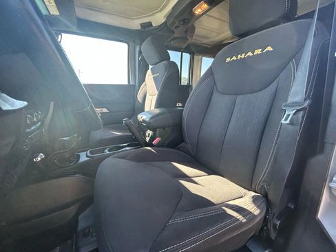 Used 2014 Jeep Wrangler Unlimited Sahara w/ Dual Top Group image 10