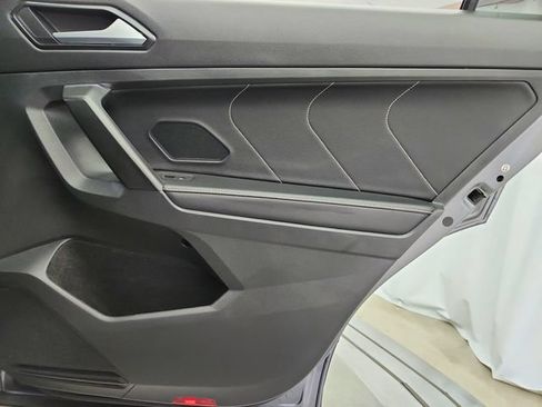 Used 2022 Volkswagen Tiguan SE FWD image 30