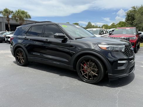 Certified 2022 Ford Explorer ST w/ Equipment Group 401A AWD/4WD image 2