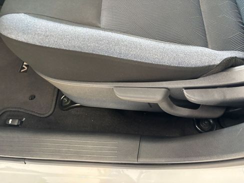 Used 2025 Nissan Versa SV FWD image 22
