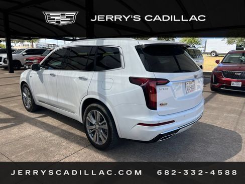 Used 2024 Cadillac XT6 Premium Luxury w/ LPO, Floor Liner Package FWD image 5