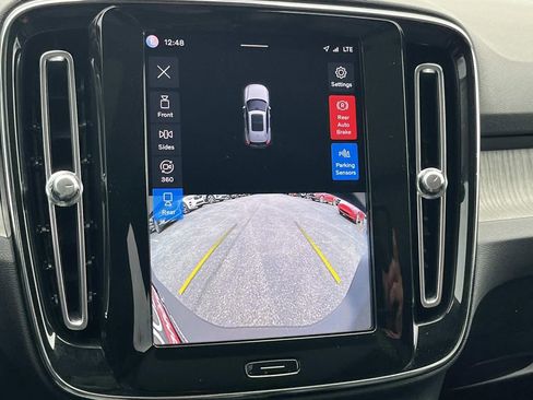 Used 2023 Volvo XC40 B5 Plus w/ Protection Package Premier image 33