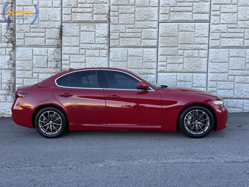 Used 2019 Alfa Romeo Giulia Sedan 4D image 8