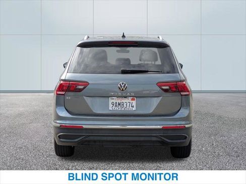 Used 2022 Volkswagen Tiguan SE image 8