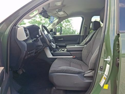Used 2022 Toyota Tundra SR5 w/ SR5 Convenience Package AWD/4WD image 13