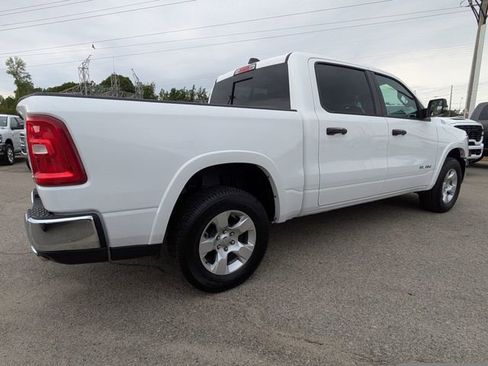 Used 2025 RAM 1500 Big Horn AWD/4WD image 4