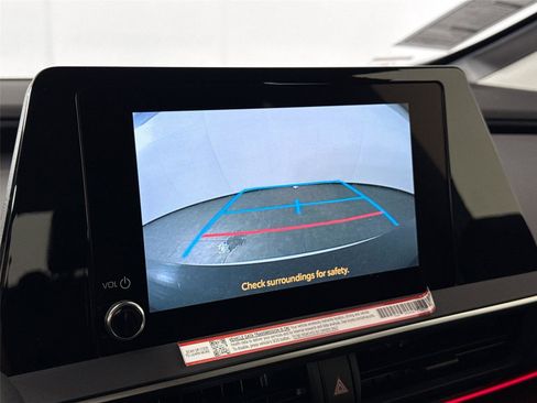 Used 2025 Toyota Prius Plug-In Hybrid image 24