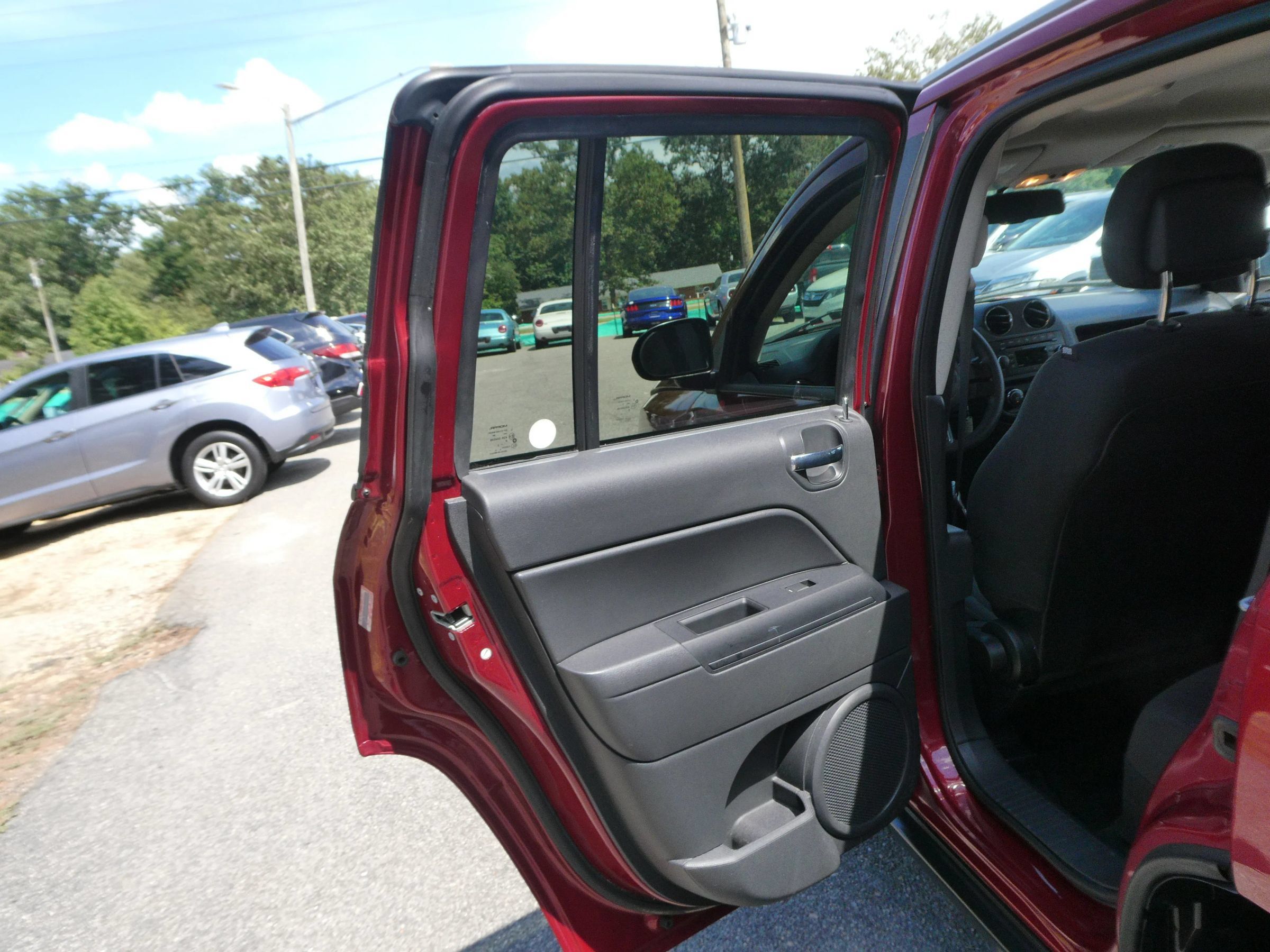 Used 2015 Jeep Compass Sport w/ Power Value Group FWD image 25