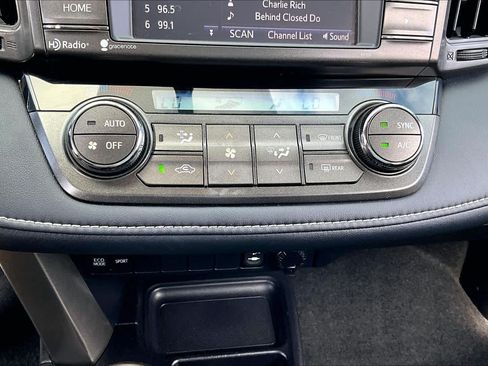 Used 2015 Toyota RAV4 XLE FWD image 33