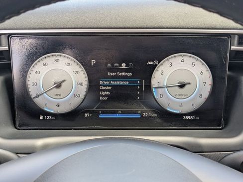 Used 2022 Hyundai Tucson SEL w/ Convenience + Premium Package FWD image 11