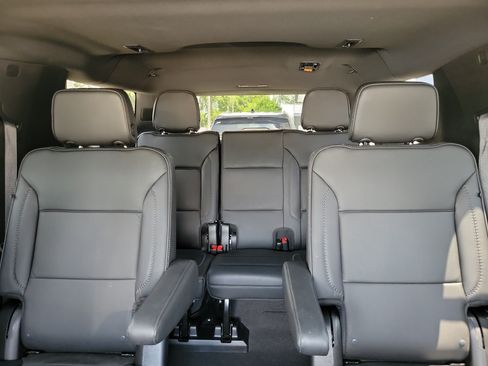 Used 2024 GMC Yukon XL Denali w/ Advanced Technology Package AWD/4WD image 17