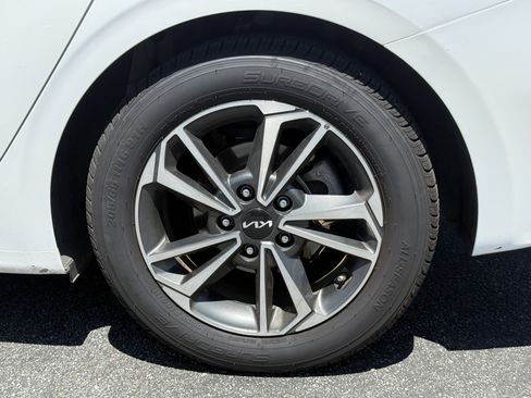 Used 2023 Kia Forte LXS FWD image 9