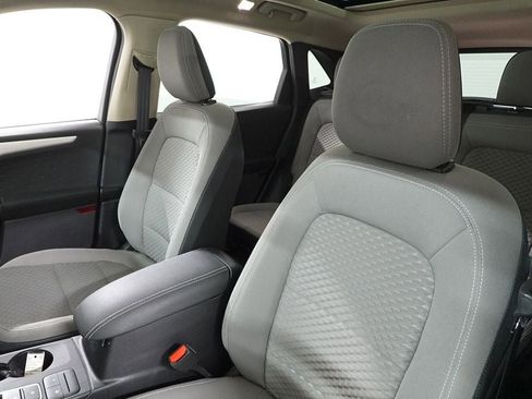 Used 2020 Ford Escape SE image 12