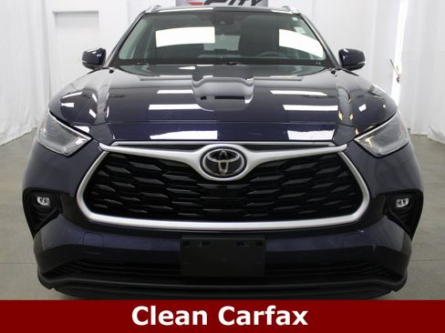 Used 2021 Toyota Highlander XLE image 2