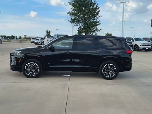 Used 2025 Buick Enclave Sport Touring FWD image 5