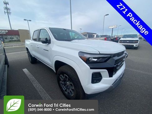 Used 2025 Chevrolet Colorado Z71 w/ Technology Package AWD/4WD image 1