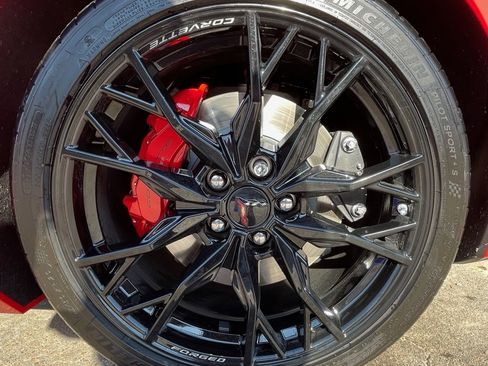 Used 2024 Chevrolet Corvette Stingray Convertible w/ Z51 Performance Package image 16