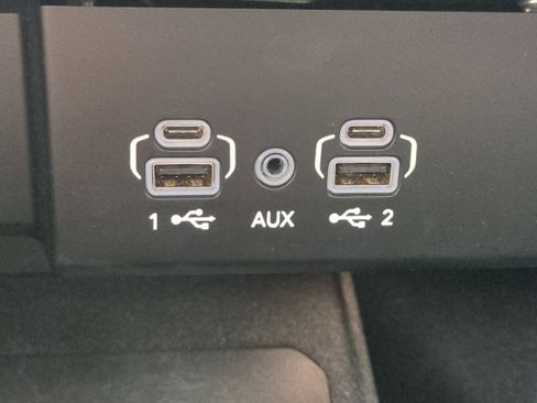 Certified 2024 Jeep Wagoneer L Series II w/ Flexible Seating Group image 24