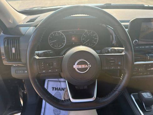 Used 2023 Nissan Pathfinder SV AWD/4WD image 18