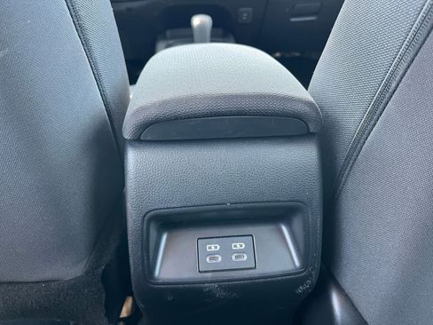 Used 2025 Toyota Corolla LE image 22