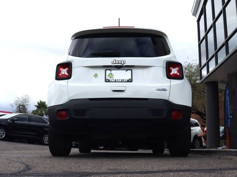 Used 2020 Jeep Renegade Latitude w/ Popular Equipment Group image 12