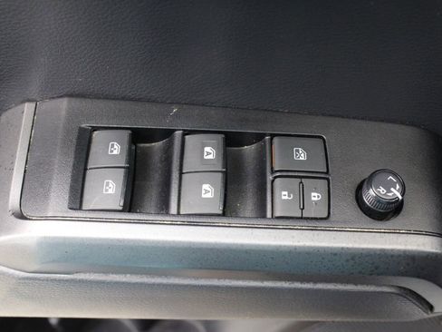 Used 2023 Toyota Tacoma TRD Off-Road w/ TRD Premium Off Road Package AWD/4WD image 19