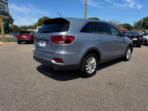 Used 2020 Kia Sorento AWD V6 image 4