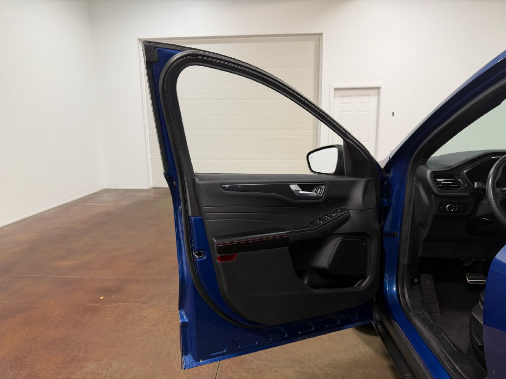 Used 2023 Ford Escape ST-Line AWD/4WD image 56
