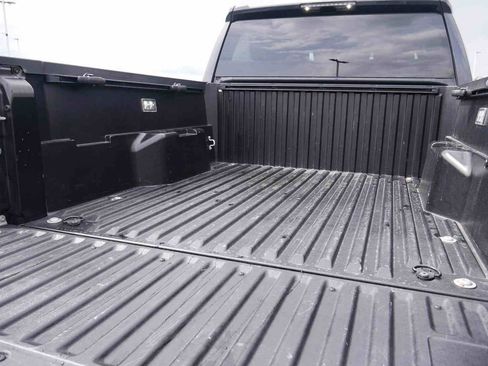 Used 2024 Toyota Tacoma TRD Off-Road image 9