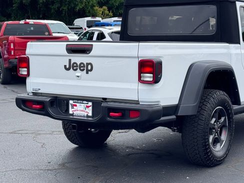 Used 2022 Jeep Gladiator Rubicon w/ Trailer Tow Package AWD/4WD image 40