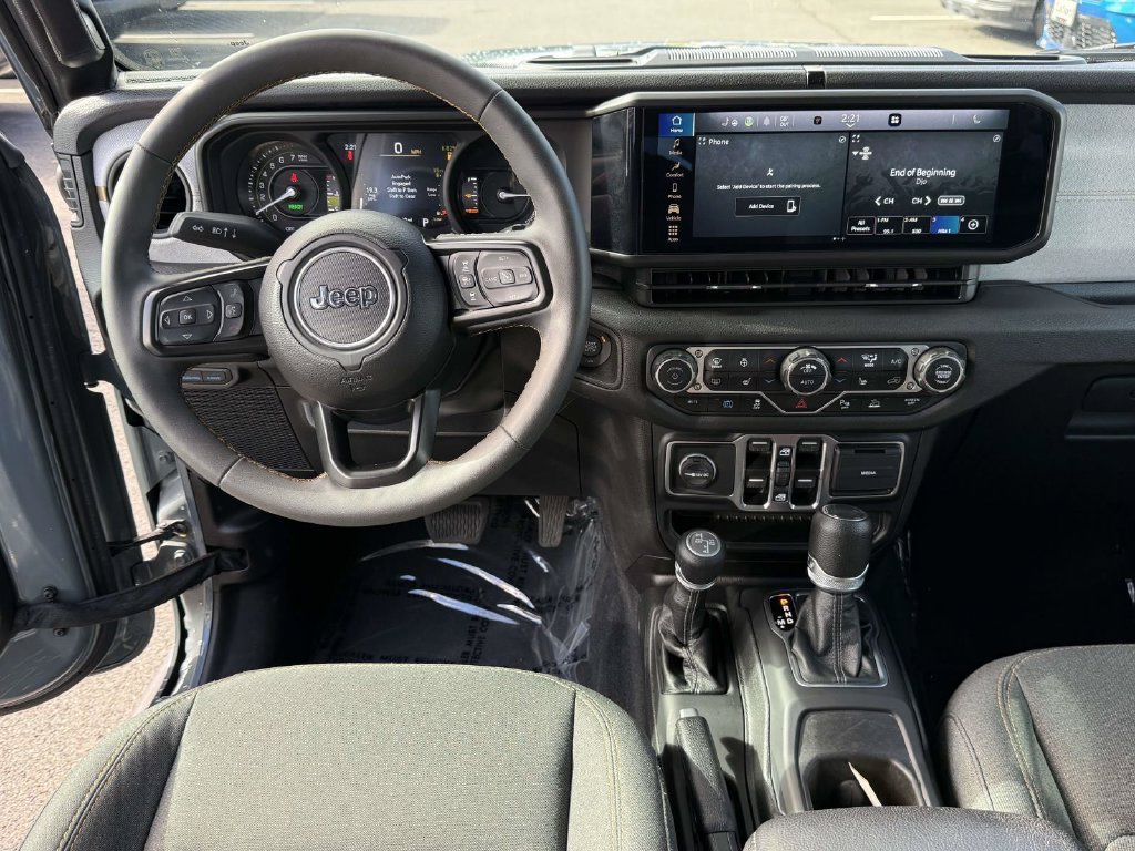 Used 2024 Jeep Wrangler Unlimited w/ Convenience Group AWD/4WD image 16