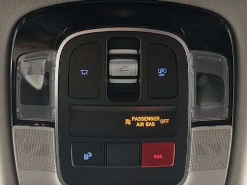 Used 2025 Hyundai Tucson Limited AWD/4WD image 35