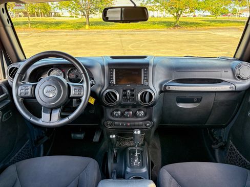 Used 2018 Jeep Wrangler Unlimited Sport AWD/4WD image 23