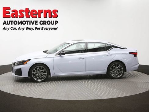 Used 2023 Nissan Altima 2.0 SR FWD image 59
