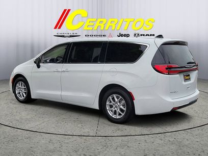 Used 2023 Chrysler Pacifica Touring-L