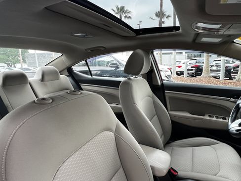 Used 2020 Hyundai Elantra Value Edition FWD image 45
