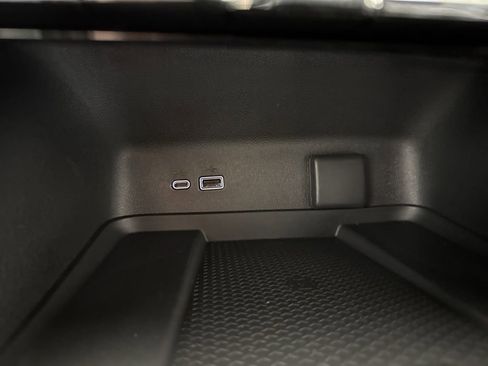New 2026 Chevrolet Traverse High Country FWD image 24