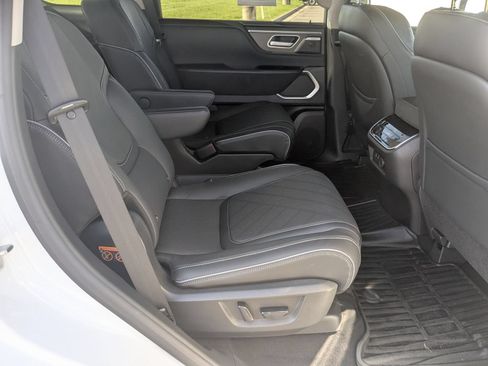 Used 2025 INFINITI QX80 Luxe AWD/4WD image 38