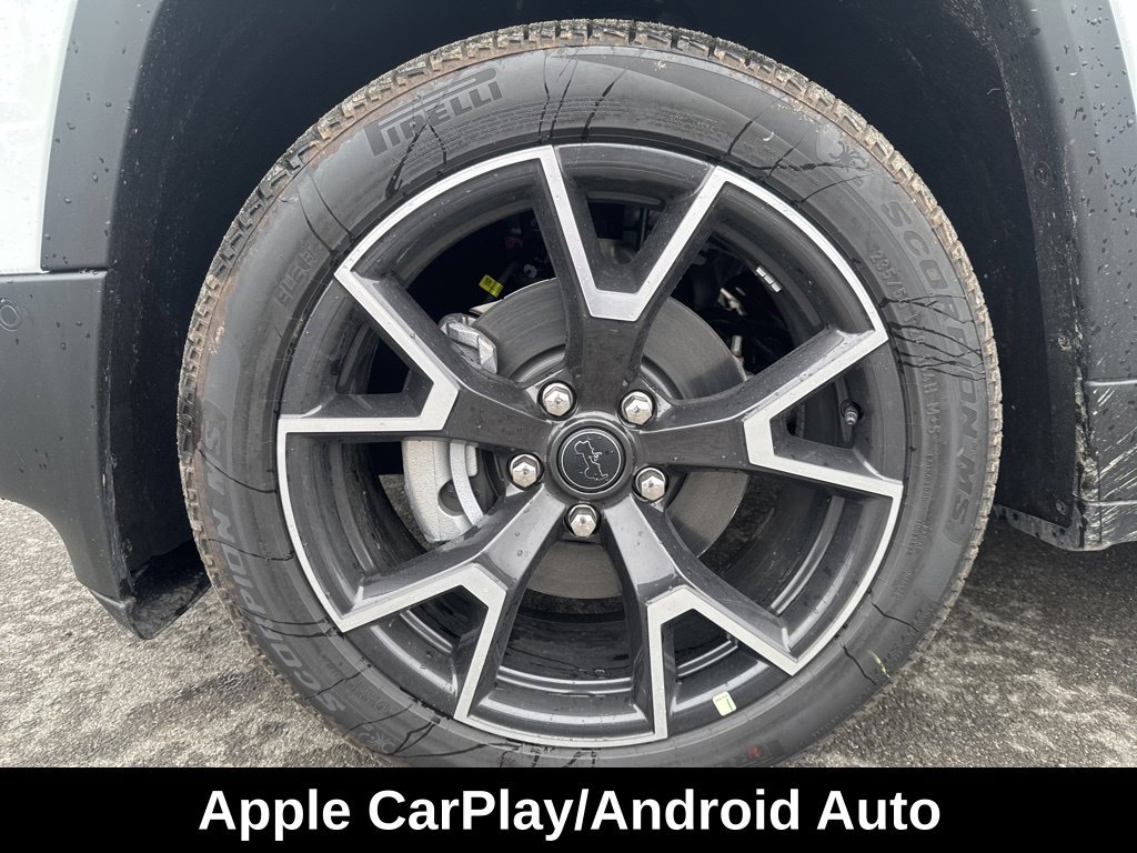 Used 2026 Jeep Cherokee Overland w/ Trailer Tow Group AWD/4WD image 13