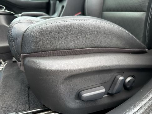 Used 2020 Hyundai Elantra GT w/ Style Package 02 FWD image 18
