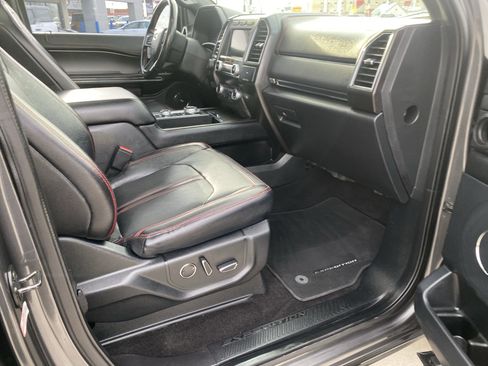 Used 2019 Ford Expedition Limited image 17