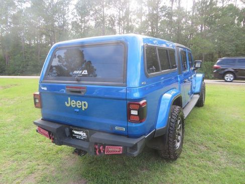 Used 2020 Jeep Gladiator Overland AWD/4WD image 6